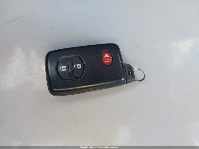 JTDKN3DU0F0467985 Toyota Prius Two