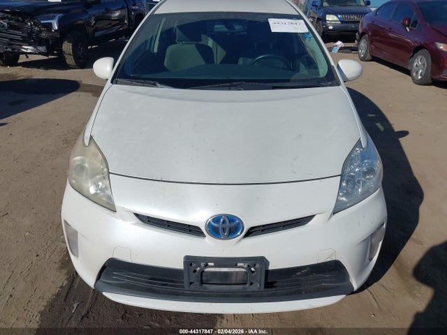 JTDKN3DU0F0467985 Toyota Prius Two