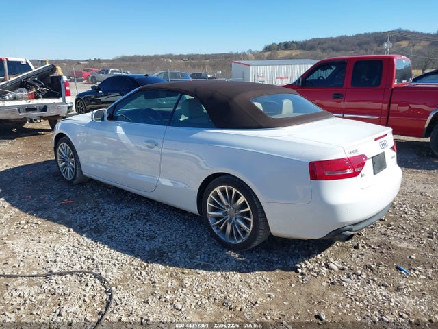 2011 AUDI A5 WAUJFAFH2BN006035 Photo 2