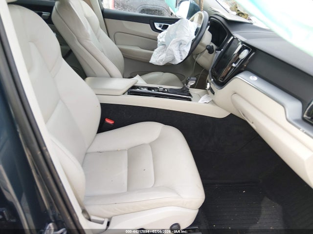 2020 VOLVO XC60 YV4102RK6L1435850 Photo 4