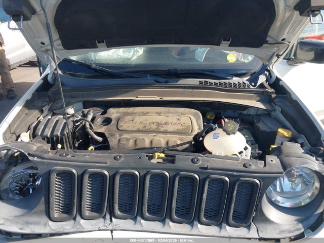 ZACCJABT9FPB80671 Jeep Renegade Latitude