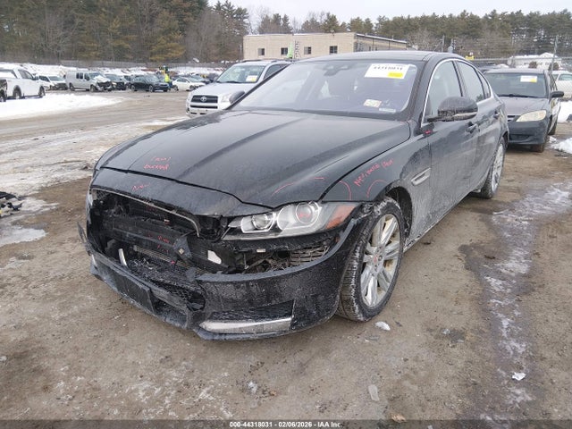 2017 JAGUAR XF SAJBJ4BV0HCY46839 Photo 5