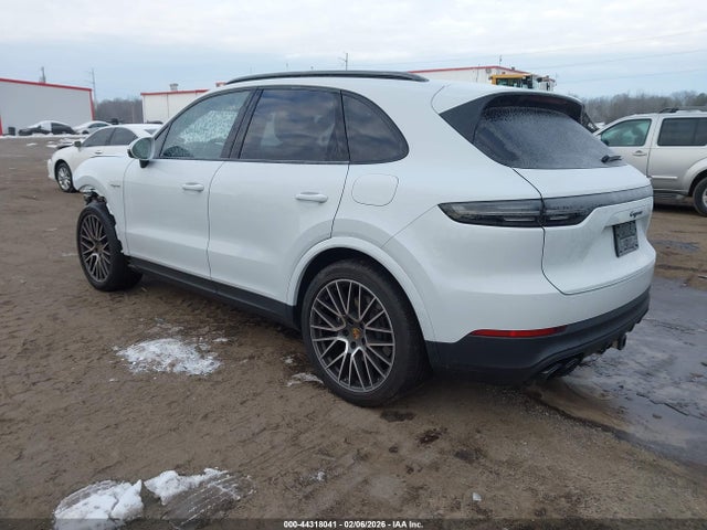 2022 PORSCHE CAYENNE E-HYBRID WP1AE2AY1NDA26210 Photo 2