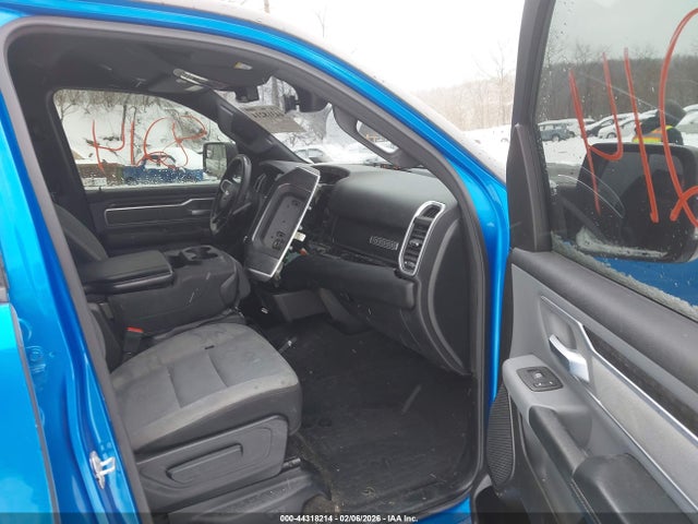 44318214 :رقم المزاد ، 1C6SRFBT3NN161405 vin ، 2022 Ram 1500 Big Horn  4x4 6'4 Box مزاد بيع