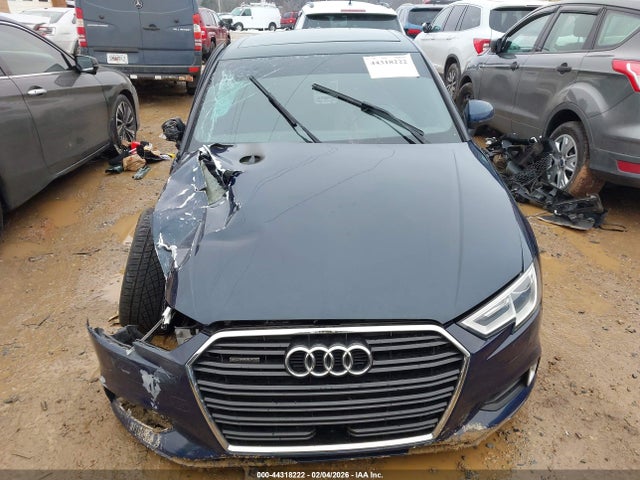 44318222 :رقم المزاد ، WAUB8GFFXJ1037765 vin ، 2018 Audi A3 2.0t Premium/2.0t Tech Premium مزاد بيع