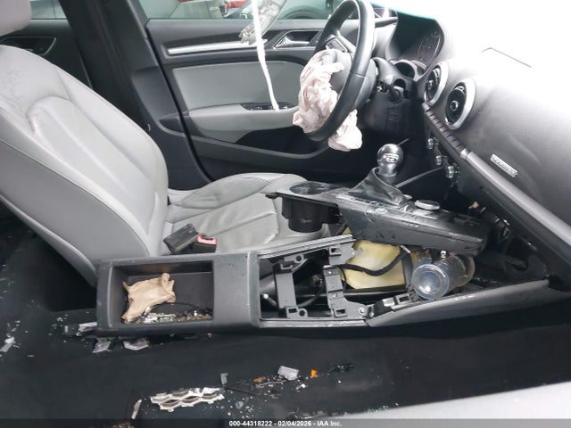 2018 AUDI A3 WAUB8GFFXJ1037765 Photo 4