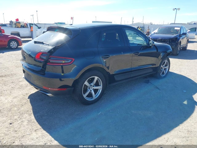 2017 PORSCHE MACAN WP1AA2A53HLB82227 Photo 3