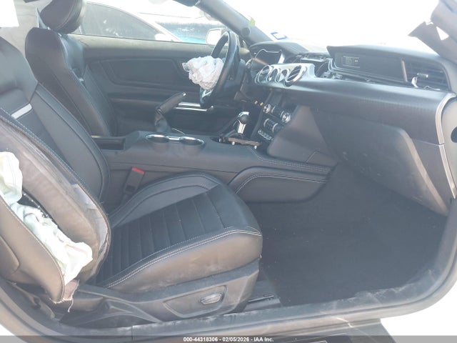 44318306 :رقم المزاد ، 1FA6P8R07N5555633 vin ، 2022 Ford Mustang Mach 1 Fastback مزاد بيع