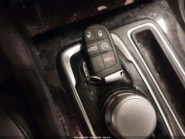 Продаж на аукціоні авто 2016 Chrysler 300c, vin: 2C3CCAEG4GH190038, номер лоту: 44318323
