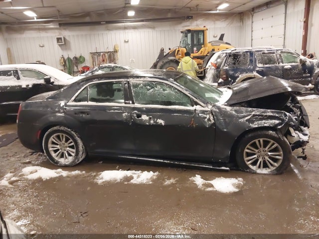 Продаж на аукціоні авто 2016 Chrysler 300c, vin: 2C3CCAEG4GH190038, номер лоту: 44318323