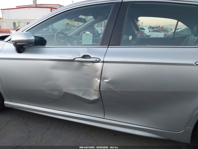 Продаж на аукціоні авто 2020 Toyota Camry Se, vin: 4T1G11AK0LU989749, номер лоту: 44318355