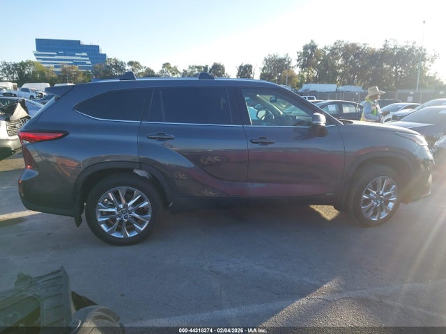 Toyota Highlander Limited 2023 5TDKDRAH7PS511461 Image 13