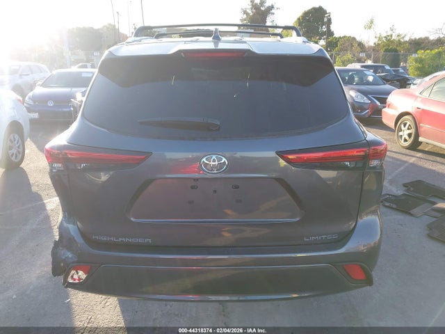 Toyota Highlander Limited 2023 5TDKDRAH7PS511461 Image 16