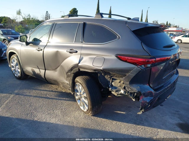 Toyota Highlander Limited 2023 5TDKDRAH7PS511461 Image 3