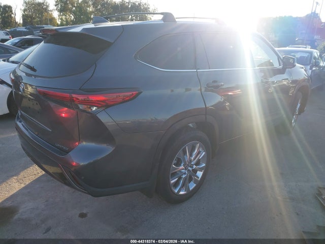 Toyota Highlander Limited 2023 5TDKDRAH7PS511461 Image 4