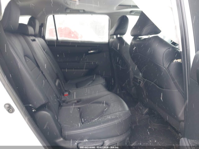 5TDKDRBH8RS565630 Toyota Highlander Xle