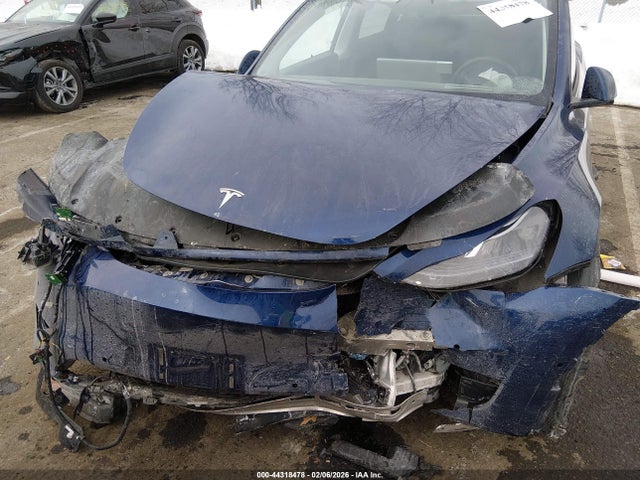 44318478 :رقم المزاد ، 5YJYGAEE1MF281564 vin ، 2021 Tesla Model Y Long Range Dual Motor All-wheel Drive مزاد بيع