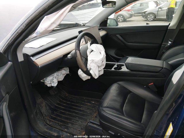 44318478 :رقم المزاد ، 5YJYGAEE1MF281564 vin ، 2021 Tesla Model Y Long Range Dual Motor All-wheel Drive مزاد بيع