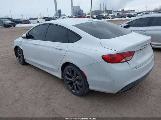 44318506 :رقم المزاد ، 1C3CCCBB9FN677519 vin ، 2015 Chrysler 200 S مزاد بيع