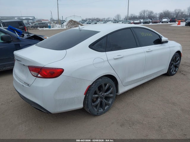 44318506 :رقم المزاد ، 1C3CCCBB9FN677519 vin ، 2015 Chrysler 200 S مزاد بيع