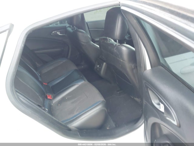 44318506 :رقم المزاد ، 1C3CCCBB9FN677519 vin ، 2015 Chrysler 200 S مزاد بيع