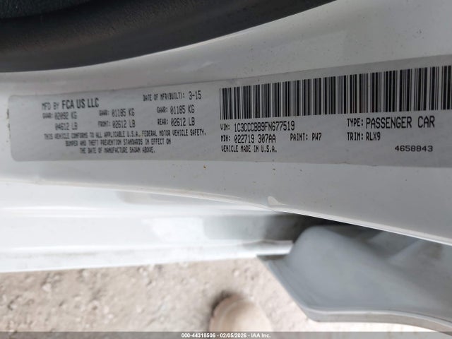 44318506 :رقم المزاد ، 1C3CCCBB9FN677519 vin ، 2015 Chrysler 200 S مزاد بيع