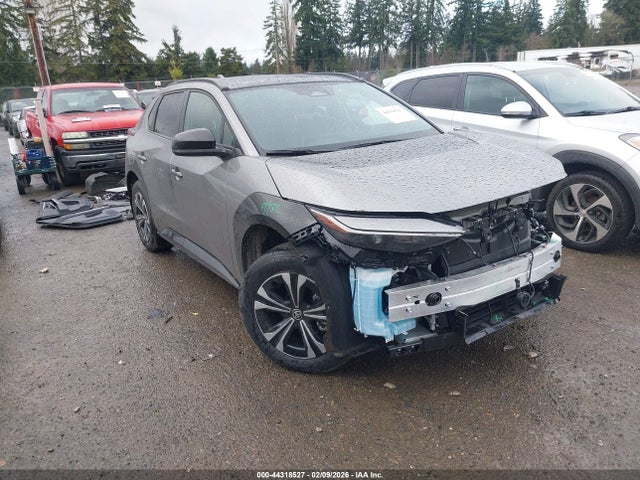 Toyota BZ4X XLE 2024 JTMABACA7RA088478 головне зображення