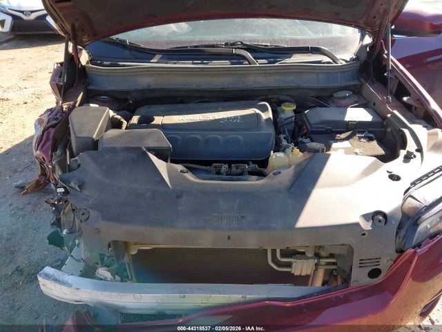 44318537 :رقم المزاد ، 1C4PJLLB3KD176658 vin ، 2019 Jeep Cherokee Latitude Plus Fwd مزاد بيع