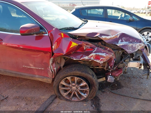 44318537 :رقم المزاد ، 1C4PJLLB3KD176658 vin ، 2019 Jeep Cherokee Latitude Plus Fwd مزاد بيع