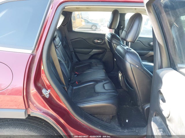44318537 :رقم المزاد ، 1C4PJLLB3KD176658 vin ، 2019 Jeep Cherokee Latitude Plus Fwd مزاد بيع