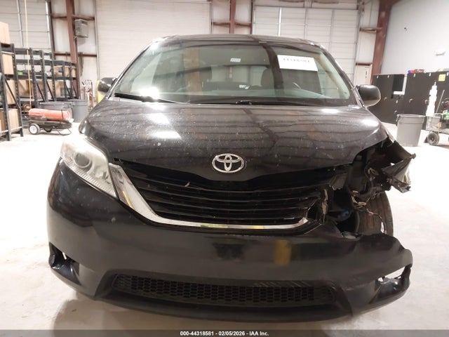 5TDKK3DC6FS537518 Toyota Sienna Le 8 Passenger