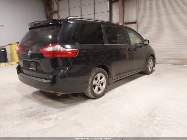 5TDKK3DC6FS537518 Toyota Sienna Le 8 Passenger