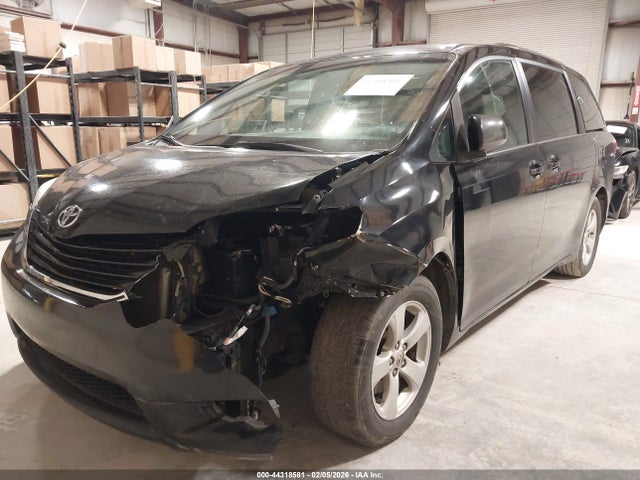 5TDKK3DC6FS537518 Toyota Sienna Le 8 Passenger