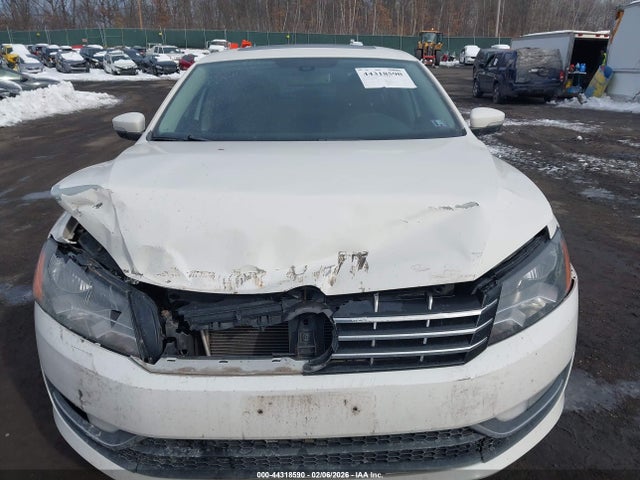 Продаж на аукціоні авто 2013 Volkswagen Passat 2.5l Sel Premium, vin: 1VWCP7A34DC141035, номер лоту: 44318590