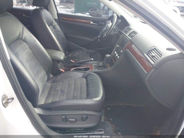 Продаж на аукціоні авто 2013 Volkswagen Passat 2.5l Sel Premium, vin: 1VWCP7A34DC141035, номер лоту: 44318590