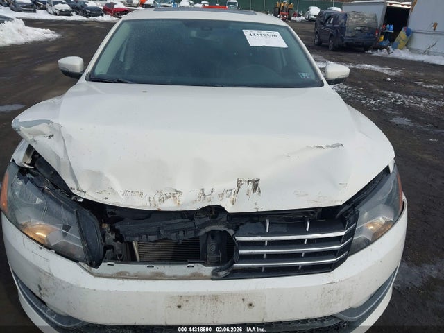 Продаж на аукціоні авто 2013 Volkswagen Passat 2.5l Sel Premium, vin: 1VWCP7A34DC141035, номер лоту: 44318590