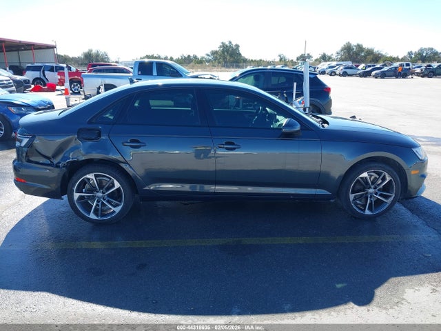 2019 Audi A4 40 Premium/40 Titanium Premium მანქანა იყიდება აუქციონზე, vin: WAUGMAF48KN017764, აუქციონის ნომერი: 44318605