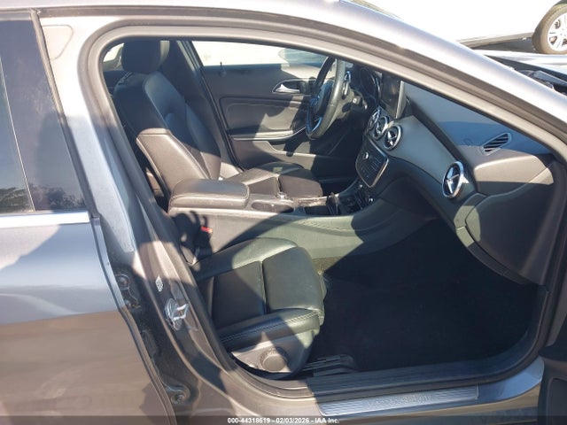WDCTG4GBXGJ199113 Mercedes-Benz Gla 250 4matic