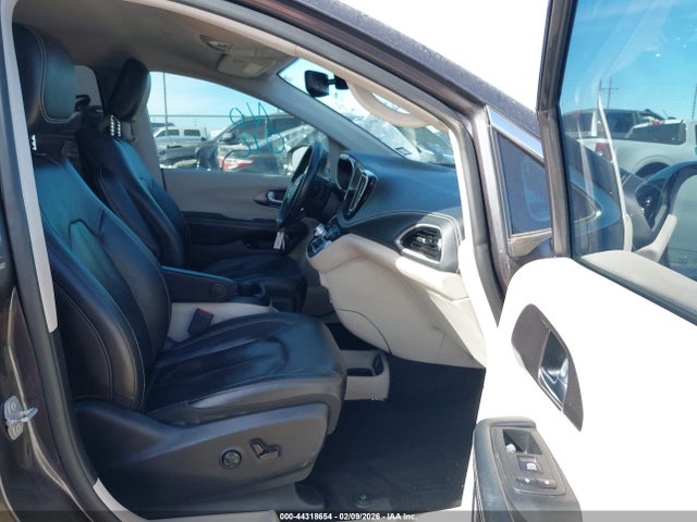 Продажа на аукционе авто 2022 Chrysler Pacifica Hybrid Touring L, vin: 2C4RC1L72NR118934, номер лота: 44318654