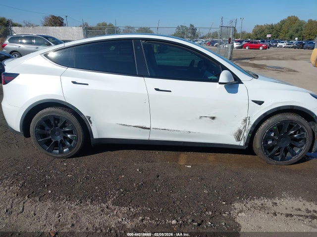 2023 TESLA MODEL Y 7SAYGDEE7PA105947 Photo 5