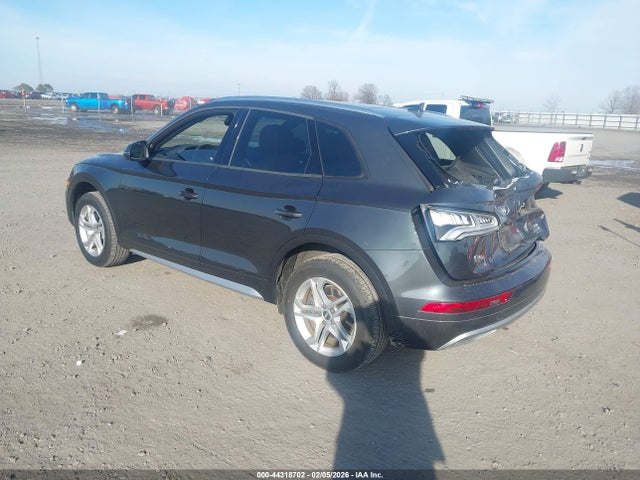 2018 AUDI Q5 WA1ANAFY8J2043896 Photo 2