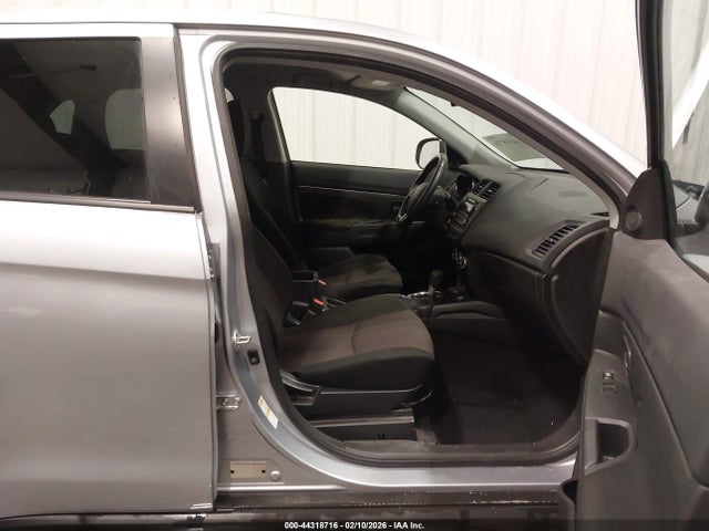 2017 MITSUBISHI OUTLANDER SPORT JA4AR3AU8HZ063779 Photo 4