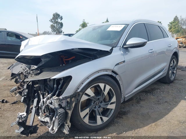 2022 AUDI E-TRON WA1AAAGE3NB004672 Photo 1