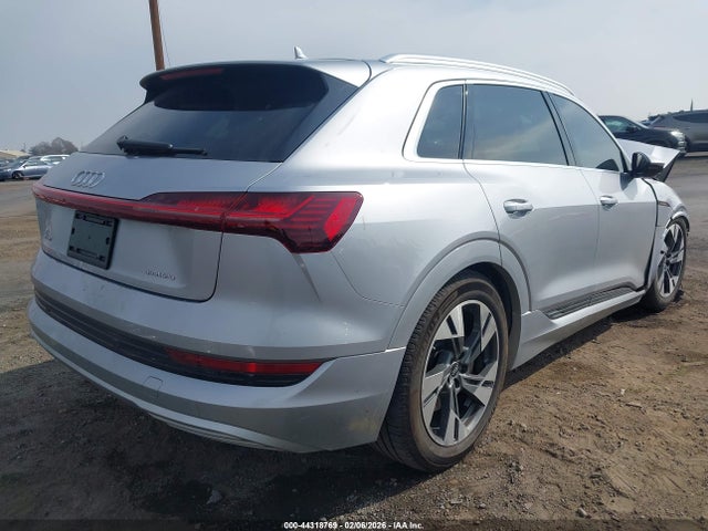 2022 AUDI E-TRON WA1AAAGE3NB004672 Photo 3