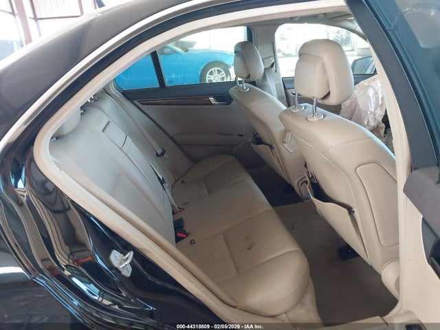 2010 Mercedes-benz C 300 Luxury/sport მანქანა იყიდება აუქციონზე, vin: WDDGF5EB5AR112154, აუქციონის ნომერი: 44318809