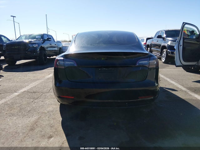 44318891 :رقم المزاد ، 5YJ3E1EA8MF875873 vin ، 2021 Tesla Model 3 Standard Range Plus Rear-wheel Drive مزاد بيع