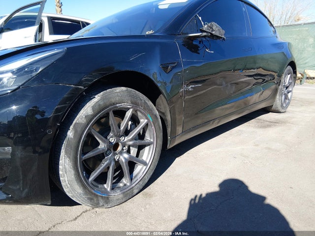 44318891 :رقم المزاد ، 5YJ3E1EA8MF875873 vin ، 2021 Tesla Model 3 Standard Range Plus Rear-wheel Drive مزاد بيع