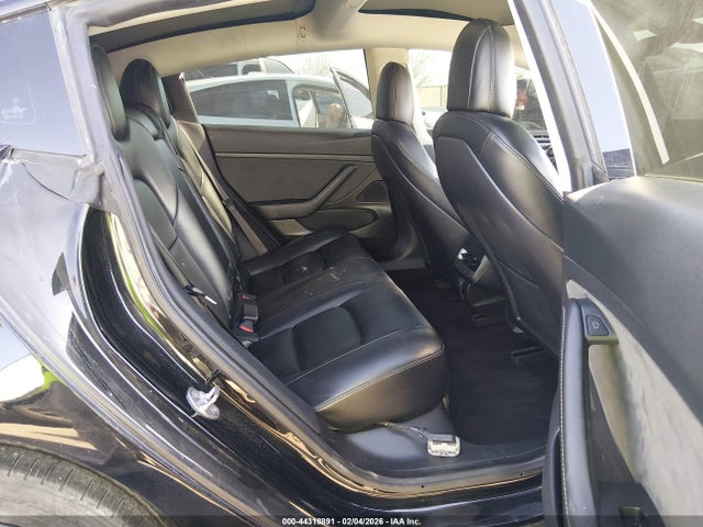 44318891 :رقم المزاد ، 5YJ3E1EA8MF875873 vin ، 2021 Tesla Model 3 Standard Range Plus Rear-wheel Drive مزاد بيع