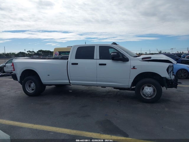 44318911 :رقم المزاد ، 3C63RRGL9RG321333 vin ، 2024 Ram 3500 Tradesman  4x4 8' Box مزاد بيع
