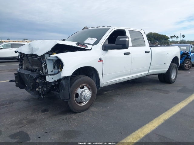 44318911 :رقم المزاد ، 3C63RRGL9RG321333 vin ، 2024 Ram 3500 Tradesman  4x4 8' Box مزاد بيع